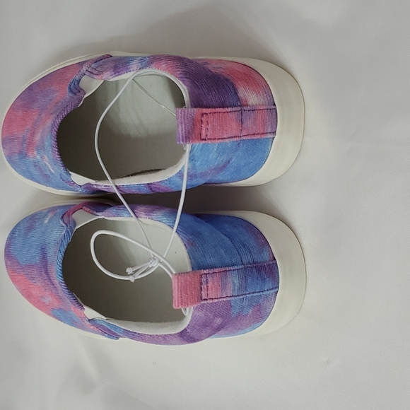 🎉$5 WITH PURCHASE🎉Cat & Jack Sneakers/Shoes, Size 5BB for Kids - Picture 4 of 9